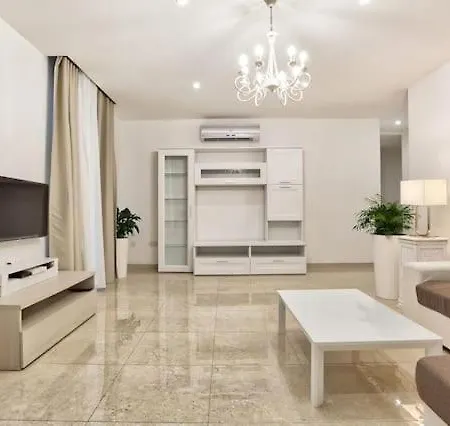 Lux Duplex Maisonette